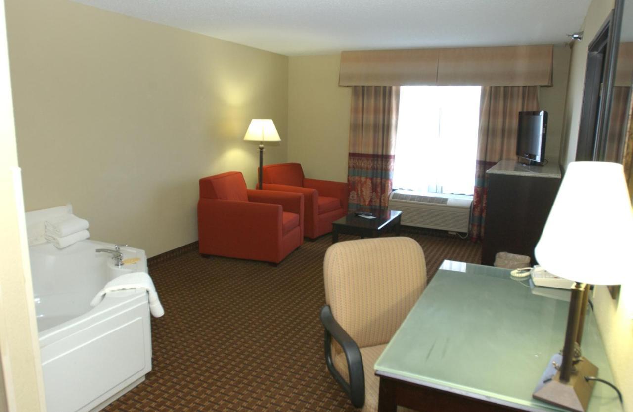 Holiday Inn Hotel & Suites Owatonna Exterior photo